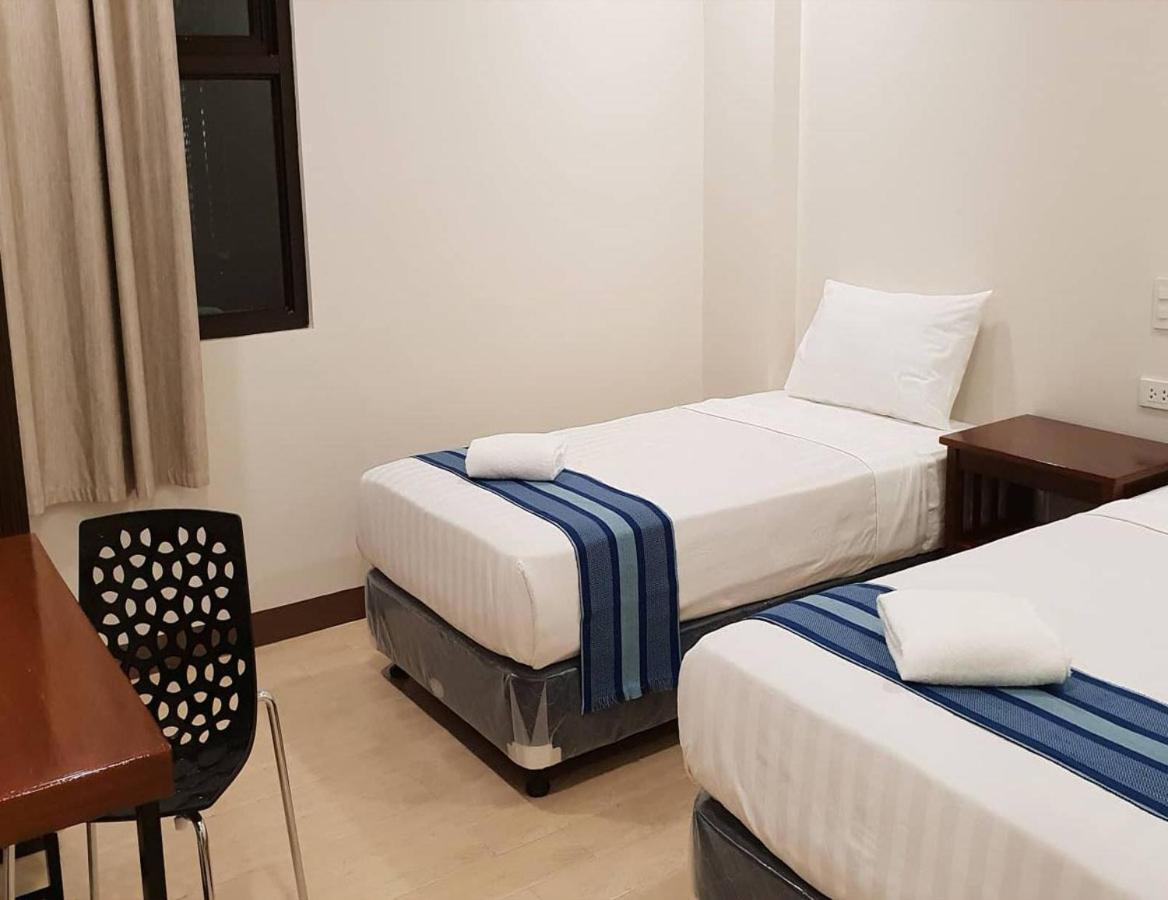 Hotel Lourdes Laoag Zewnętrze zdjęcie